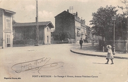 54-PONT-A-MOUSSON- LE PASSAGE A NIVEAU, AVENUE PRESIDENT-CARNOT - Pont A Mousson