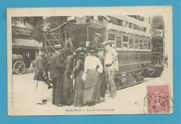 CPA 97 - PARIS VECU Attente Au Tramway - Nahverkehr, Oberirdisch