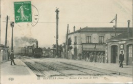 94 - Gentilly - La Gare - Arrivée D' Un Train De Paris - Gentilly