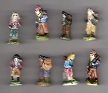 LOT 8 Fèves HOMME PORTEUR DE FAGOTS - CRECHE - SANTONS De Différentes Séries - Santons