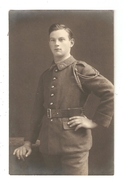 Carte Photo Militaria Soldat En Uniforme 28ème  1925 - Personen