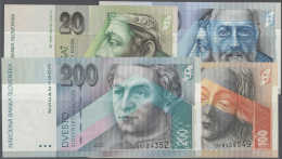 Slovakia / Slovakei: Set Of 4 Notes Containing 20 Korun 2006 P. 20g, 50 Korun 2002 P. 21d, 100 Korun 1993 P. 22a And 200 - Slovacchia