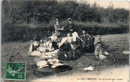 FOLKLORE -- LIMOUSIN - En Limousin  - Un Déjeuner Sur L'herbe - Other & Unclassified
