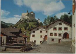 Schloss Tarasp Mit Brunnen Fontaine - Photo: Jon Feuerstein - Tarasp