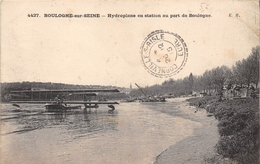 92- BOULOGNE-BILLANCOURT- HYDROPLANE EN STATION AU PORT DE BOULOGNE - Boulogne Billancourt