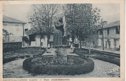 40 - CASTETS DES LANDES - Place Jean Ramazeilles - Castets