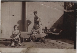 Photo Originale Enfant Auto à Pédale Jouet à Orvilliers - Automobiles