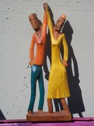 STATUETTA CON UOMO E DONNA   IN LEGNO Da SANTO DOMINGO - African Art