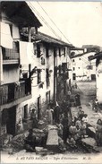 FOLKLORE  -- AU PAYS BASQUE -- Types D'Habitation - Autres & Non Classés