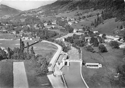 38-ALLEVARD- LE DREDA EN AVAL D'ALLEVARD , BARRAGE E.D.F., STADE ET PISCINE , VUE DU CIEL - Allevard