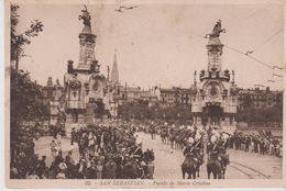 ESPAGNE . SAN SEBASTIAN . Puente De Maria Cristina ( Parade Militaire) - Sonstige & Ohne Zuordnung