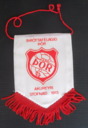 Þor Akureyri ICELAND  FOOTBALL CLUB, SOCCER / FUTBOL / CALCIO, OLD PENNANT, SPORTS FLAG - Habillement, Souvenirs & Autres