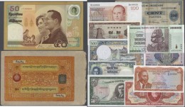 Alle Welt: Giant Lot With About 2960 World Banknotes In 11 Collectors Books, Many Of Them In Uncirculated Condition With - Autres & Non Classés