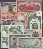 Alle Welt: Collectors Book With 141 Banknotes From All Over The World With Countries Like Maldives, El Salvador, Papua N - Sonstige & Ohne Zuordnung