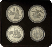 Russland: 250 Jahre Entdeckung Amerikas-Set Mit 4 Münzen 1991 (nur 6.500 Sets): 150 Rubel ½oz Platin, 2x 25 - Russland