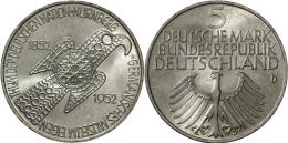 Bundesrepublik Deutschland 1948-2001: 5 D-Mark 1952 D, Germanisches Museum, Jaeger 388, Winz. Kratzer, Vorzüglich. - Other & Unclassified