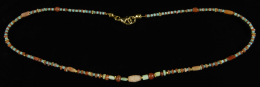 Schmuck: Kette, 43cm Lang Und Ca. 10g Schwer, Bestehend Aus Ca. 200 Karneol- Und Türkisperlchen, Sehr Klein Und Fei - Sonstige & Ohne Zuordnung