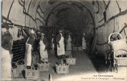 FOLKLORE  -- La CHAMPAGNE  - Travail Du Vin De Champagne - Un Chantier - Autres & Non Classés