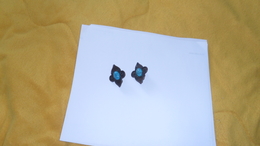 PAIRE DE BOUCLES D'OREILLES A CLIPS PHILIPPE FERRANDIS PARIS. DATE ?. - Aretes