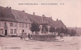 France 67, Sarre-Union, Fontaine Place De La République (24835) - Sarre-Union