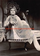Evelyn Lear Opera - Autographs