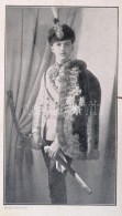 Cca 1920-1930 A Fiatal Habsburg Ottó Díszmagyarban, Stephaneum-ny., 14x9 Cm./
Cca 1920-1930 The Young... - Non Classificati