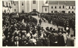 T2/T3 1938 Rozsnyó, Roznava; Bevonulás, Háttérben A Tátra Bank és... - Sin Clasificación