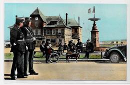 CPSM Saint Pierre Et Miquelon Voiture à Chien Gendarme Gendarmerie écrite Deux Chevaux - Saint-Pierre En Miquelon