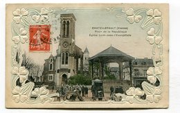 CPA   86  :   CHATELLERAULT Place De La République Animée Avec Kiosque Et église   VOIR  DESCRIPTIF   §§§ - Chatellerault