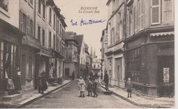 61 - ECOUCHE - LA GRANDE RUE - Présentoir De Cartes Postales En Vitrine - Ecouche