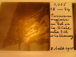 Superbe Photo Stéréoscopique -Caravane Anglaise Au Col De La Buche Entre L'M Et Les Charmoz - Alpinisme   - 1910 - - Diapositivas De Vidrio