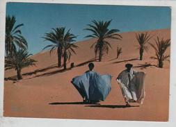 Cpm St002812 République Islamique De Mauritanie Dans Les Dunes De Sable - Mauretanien