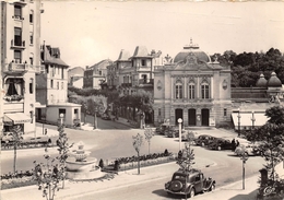 63-CHATEL-GUYON- PLACE BROSSON ET LE THEATRE - Châtel-Guyon