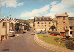 63-SAINT-NECTAIRE-LE-HAUT- LA MAIRIE ET LA RUE PRINCIPALE - Saint Nectaire