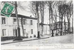 LESPARRE - Les Grandes Promenades Et L'Hotel De Ville  - VAN - - Lesparre Medoc