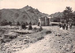 63-LE MONT-DORE- LE PUY DE SANCY, LA GARE DU TELEFERIQUE OU UNE NACELLE VIENT D'ARRIVER - Le Mont Dore