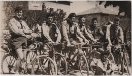 Photo Originale Forcalquier Scoot Scoutisme éclaireur Meute Loup Bicyclettes - Autres & Non Classés