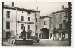 43 - St-Didier-en-Velay           Place Du Marché Et Vieille Fontaine - Saint Didier En Velay