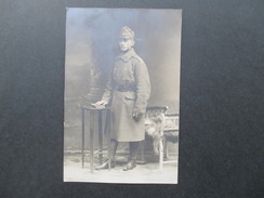 AK Österreich 1. WK Österreichische Armee / Heer. Soldat Im Mantel. Emii Voigt. Photograph Wien X. Favoritenstraße 79 - Guerra 1914-18