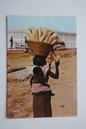 AFRICA -  BENIN - - Old Postcard  - 1970s - Mother And Child - Bread - Benín