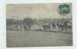 Donville-les-Bains (50) : MP De Calèches Sur La Route Au Retour Des Courses En 1909 (animé)  PF. - Altri Comuni