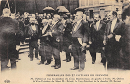 CPA 62 CALAIS FUNERAILLES DES 27 VICTIMES DU PLUVIOSE - Calais