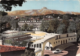 13-AUBAGNE- LE STADE DANS LE FOND, PIC DE GARLABAN - Aubagne