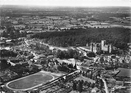 16-LA ROCHEFOUCAULD- VUE AERIENNE , LE CHATEAU ET LE PARC DES SPORTS - Autres & Non Classés