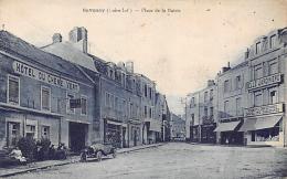 Savenay     44      Place De La Mairie . Hôtel Du Chêne Vert (voir Scan) - Savenay