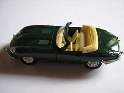 Voiture M.C TOY à Friction  -  Jaguar E Cabriolet  1/38 ème    -  Sans Boite - Solido