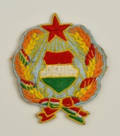 Cca 1957 Kádár-címer, Felvarró Sportmezhez, Jó állapotban, 7x6,5 Cm - Altri & Non Classificati