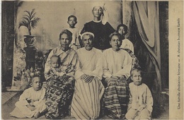 BURMA - MYANMAR - BIRMANIE - Une Famille Chrétienne Birmane - A Christian Burmese Family - Myanmar (Burma)