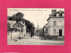 27 EURE, EVREUX, La Rue Du Lycée Et La Flèche De La Cathédrale, Animée, Charrette, 1914, (C. M.) - Evreux