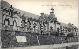 53 - BAIS --  L'Ecole Des Garçons - Bais